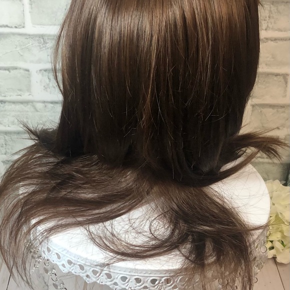 Brown Layered Medium Length Wig with Sweeping Bangs - New, never worn - Picture 3 of 5